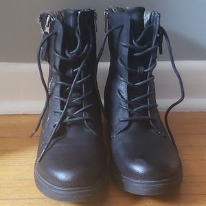 Steve Madden size 9 faux leather bootie